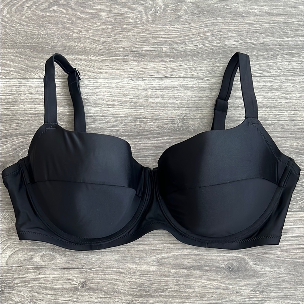 AERIE Lightly Lined Underwire Bikini Top Size 38DD Black Swimwear Retro Classic